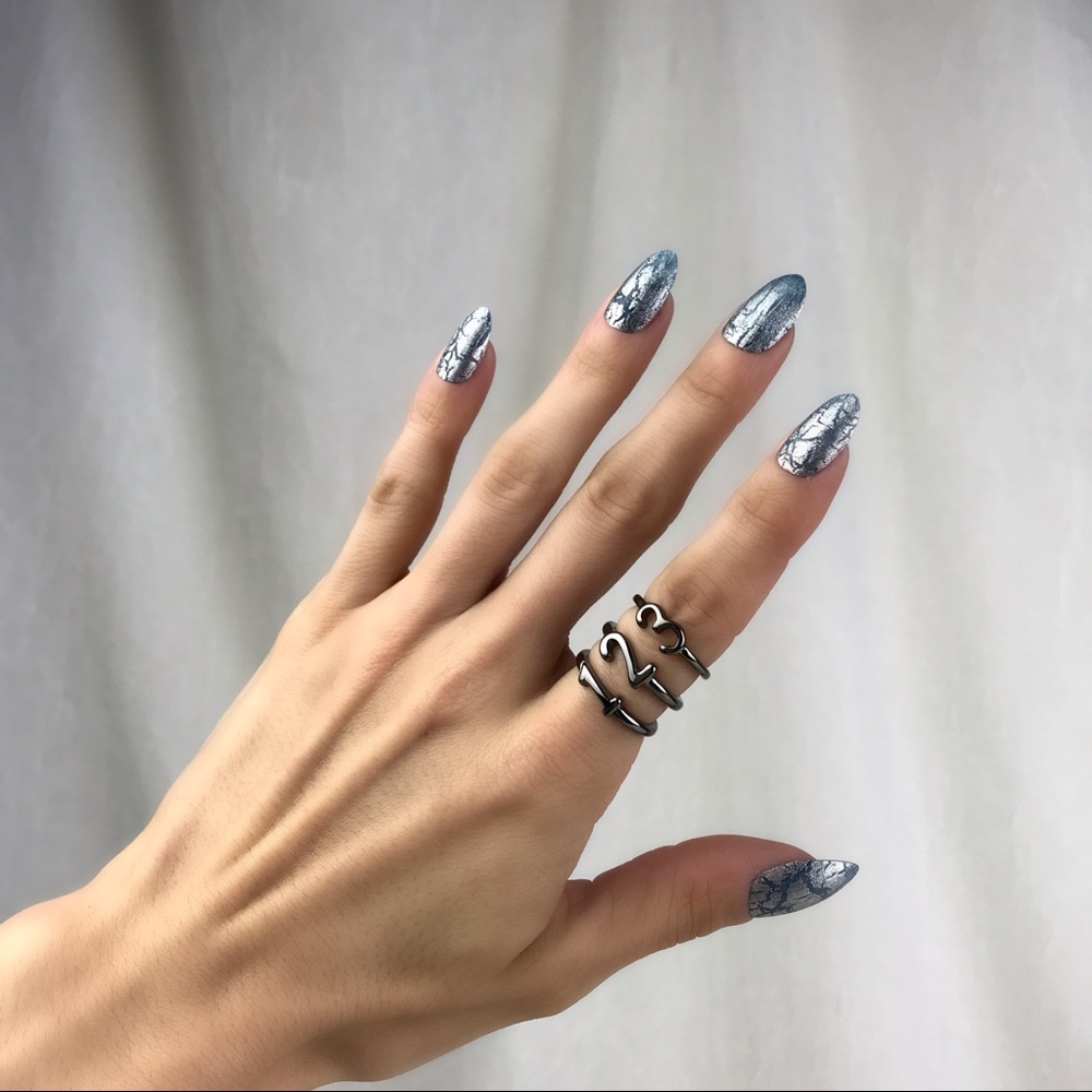 🚫SOLD🚫 NWOT 1 2 3 Dark Silver Number Stacking Rings Minimalist Size 6 Gunmetal - Picture 2 of 13